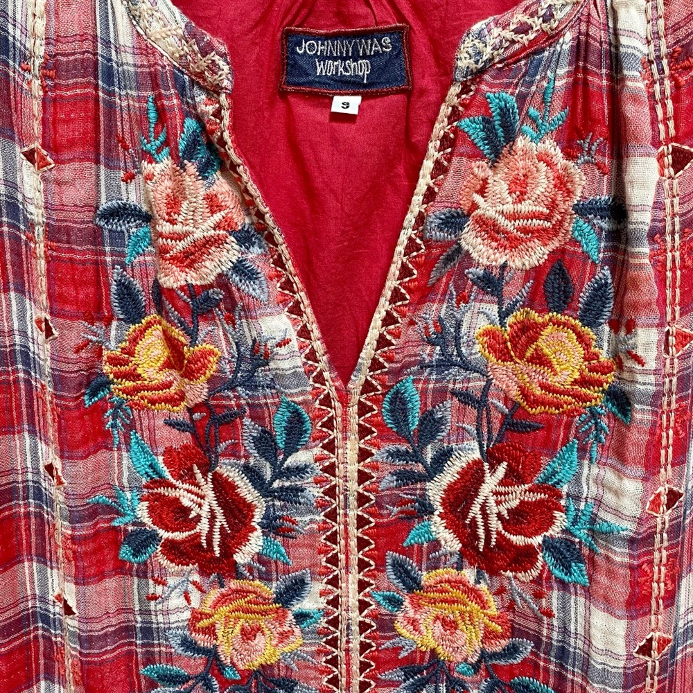 Beautiful Johnny Was dress Cotton plaid with floral embroidery.
